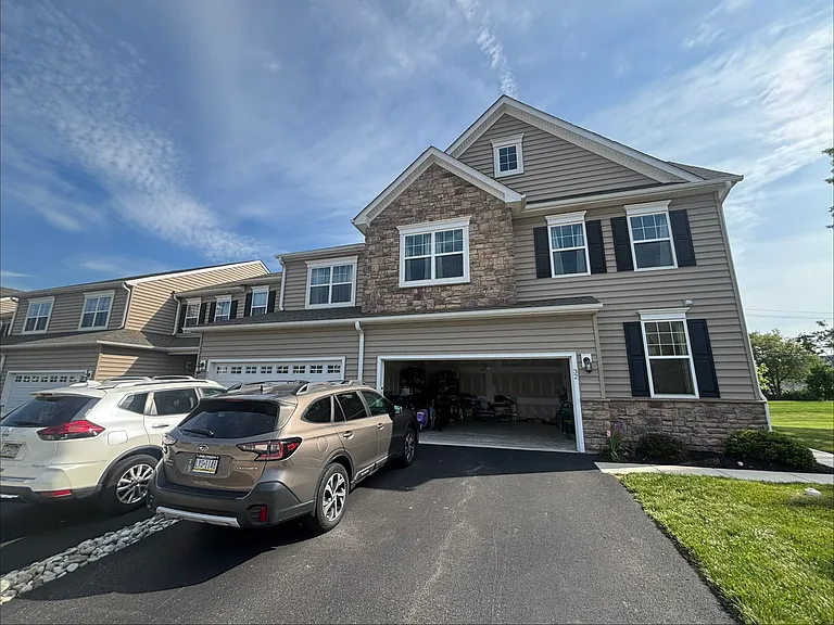 32 Aubrey Cir #1 — Photo 1