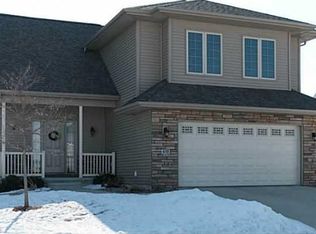 470 Locust Dr, North Liberty, IA 52317