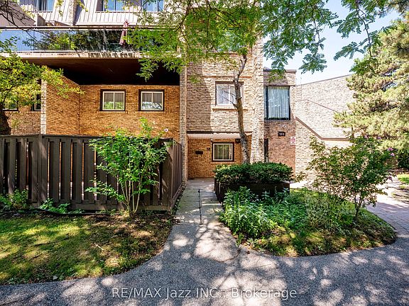 2nd image of 120 Ling Rd #38