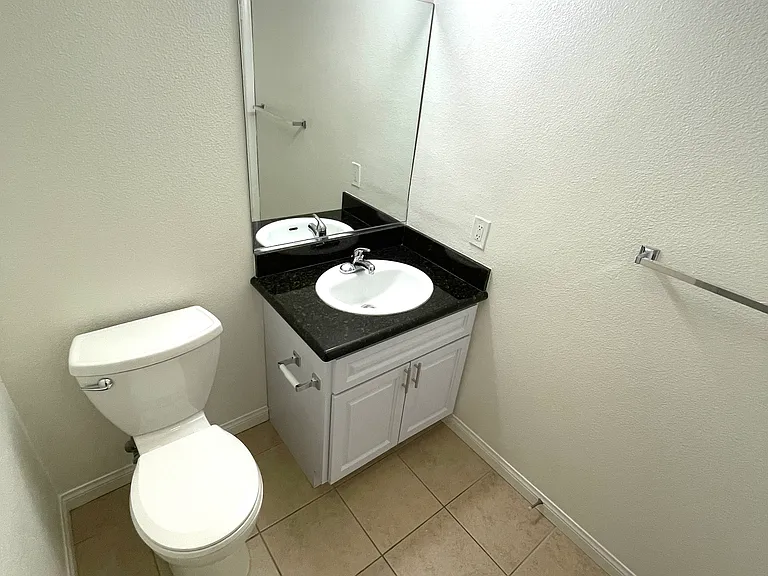 1301 N. Hollywood Way — Photo 9