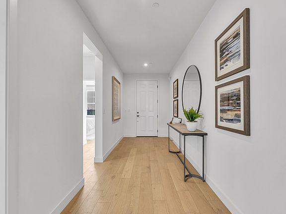 4th image of 1048 Luna Dr