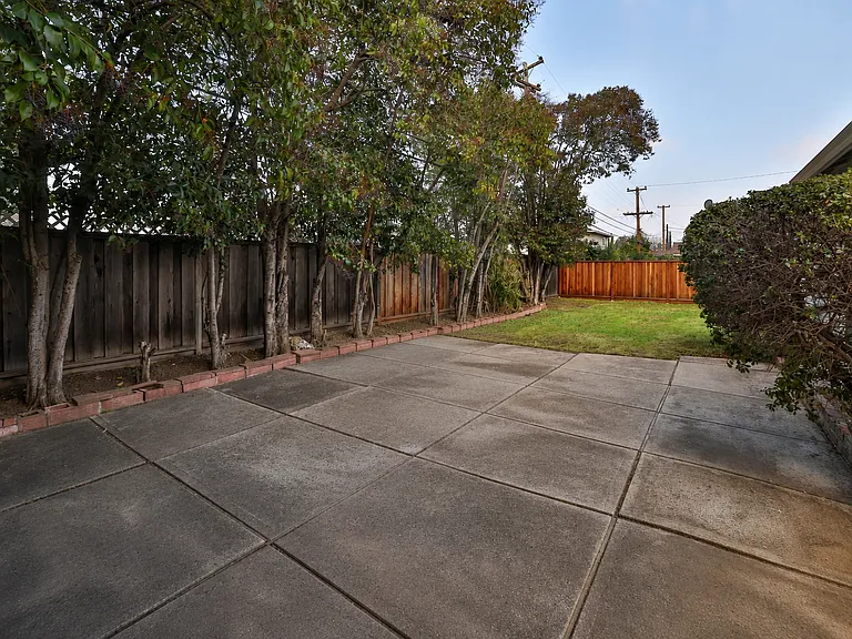 20087 Pacifica Dr — Photo 16