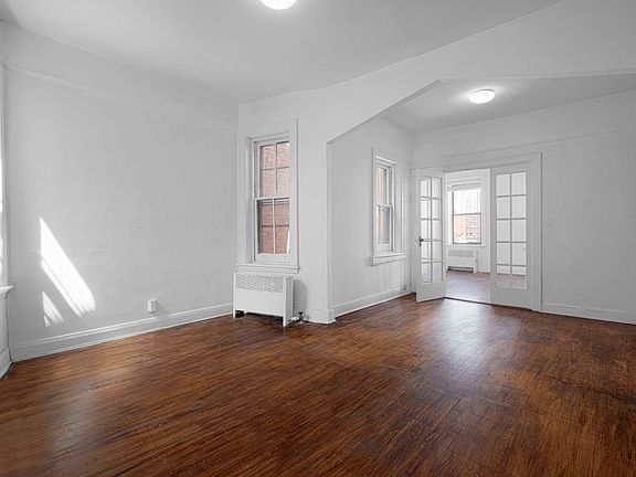 5th image of 240 W 4th St APT 5C