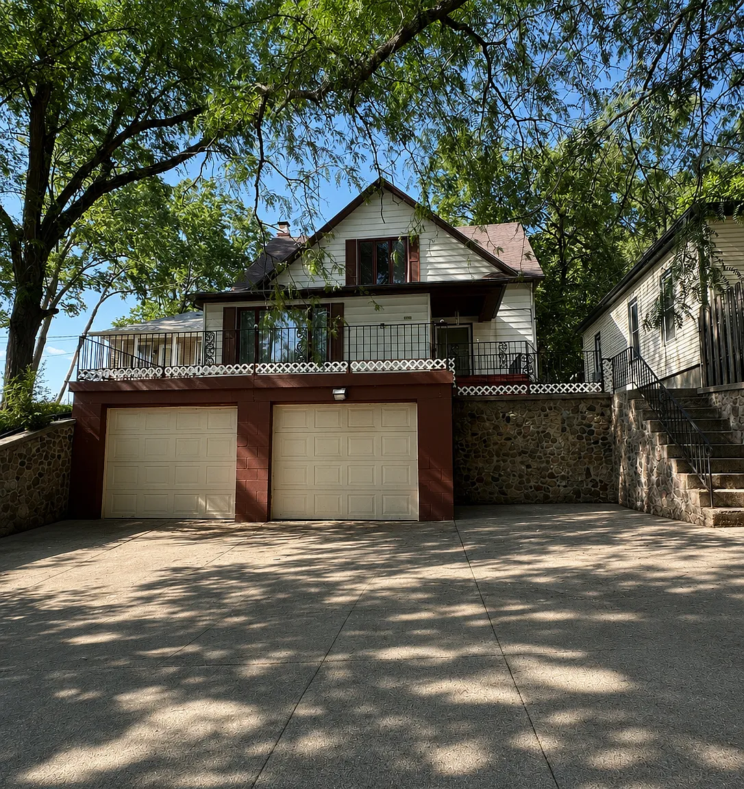 4 bed, 1526 sqft, $2,100 — Photo 1