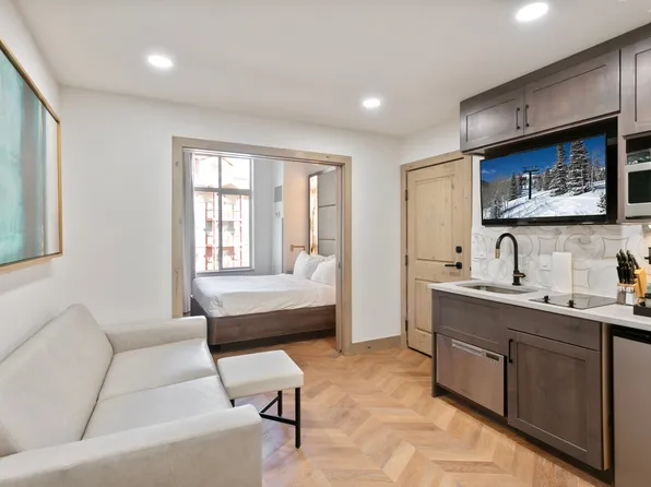 (undisclosed Address), Park City, UT 84098