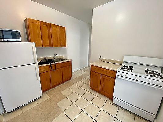 3rd image of 30-38 30th St #3R