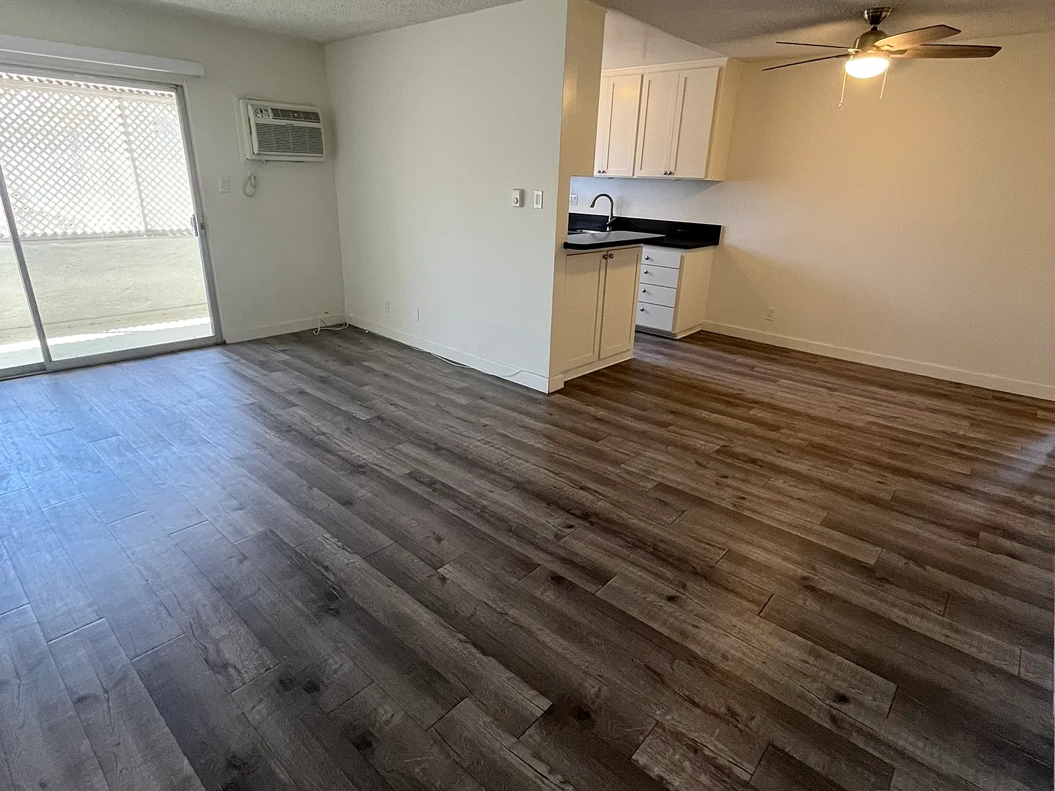 1 bed, 900 sqft, $1,875 — Photo 4