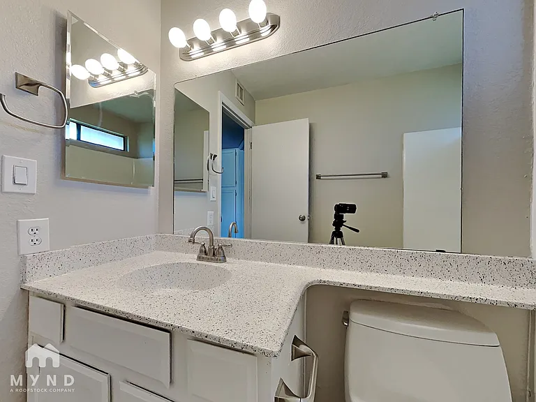 4816 W Sierra Vista Dr — Photo 25