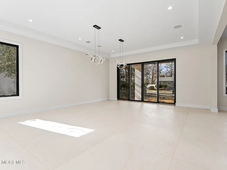 150 Ampere Ave — Photo 11