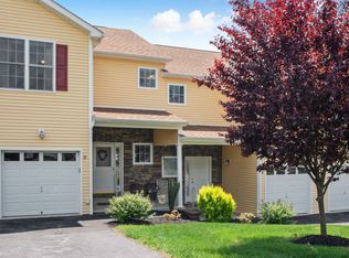 37 Aveonis Ct, Fishkill, NY 12524