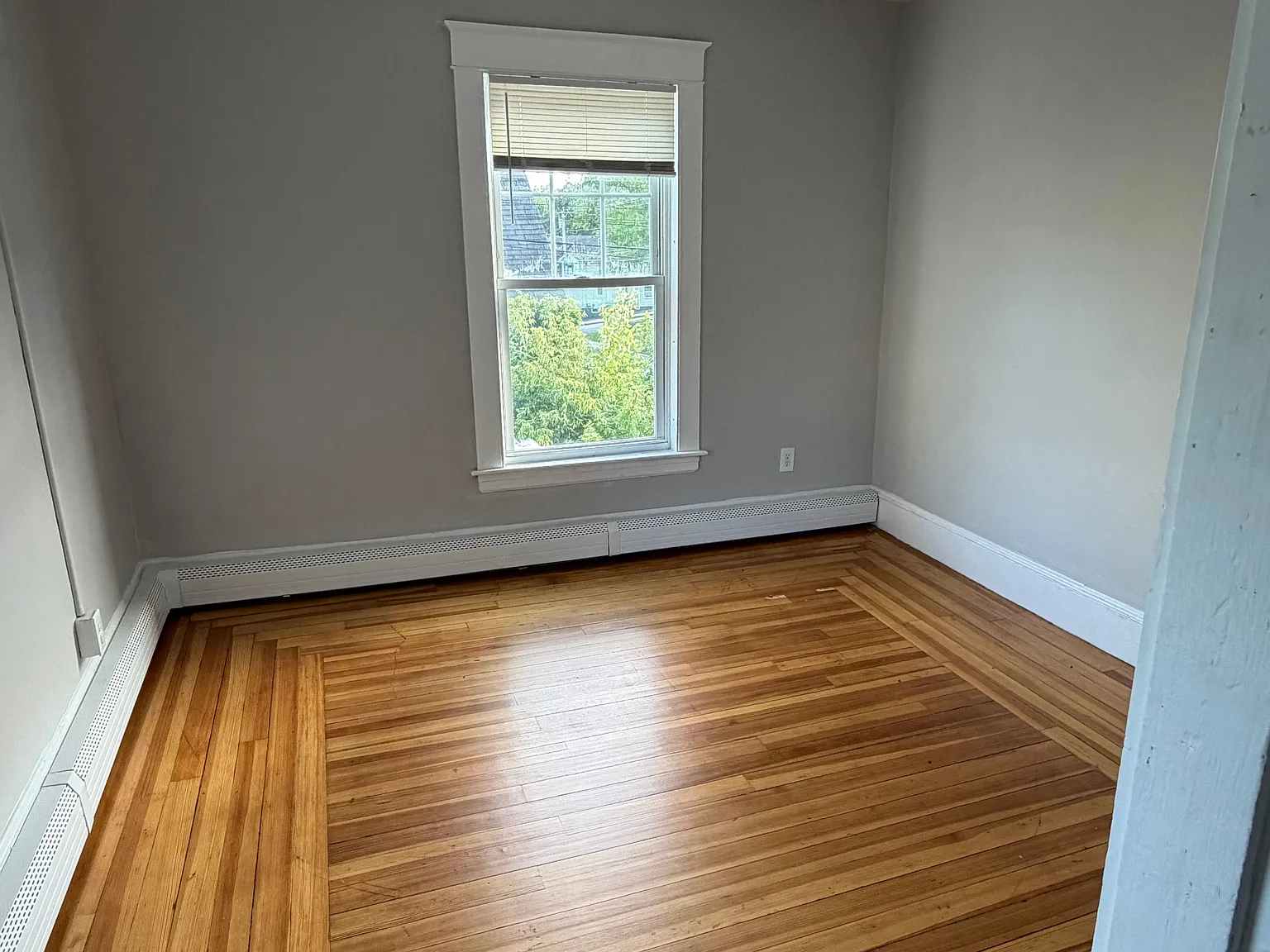 3 bed, 1.0 bath, $2,000 — Photo 2
