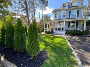 5 Oaklawn Ave, Glen Head, NY 11545