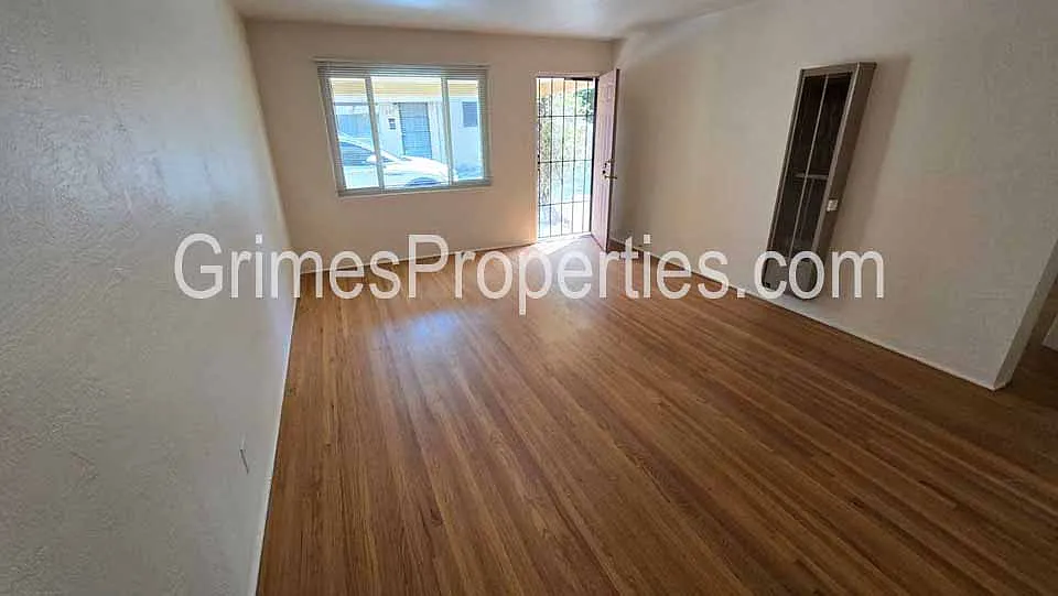 1 bed, 700 sqft, $900 — Photo 2