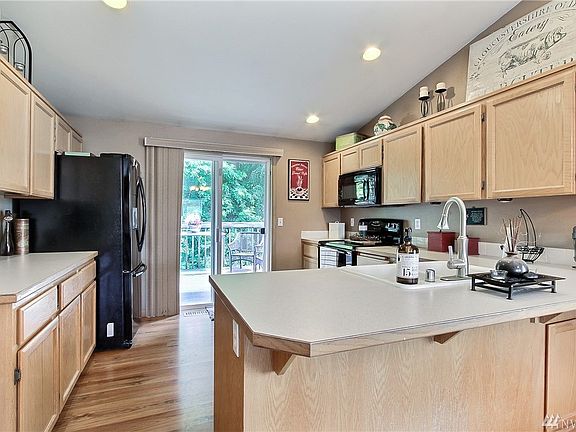 5th image of 8804 199th St E