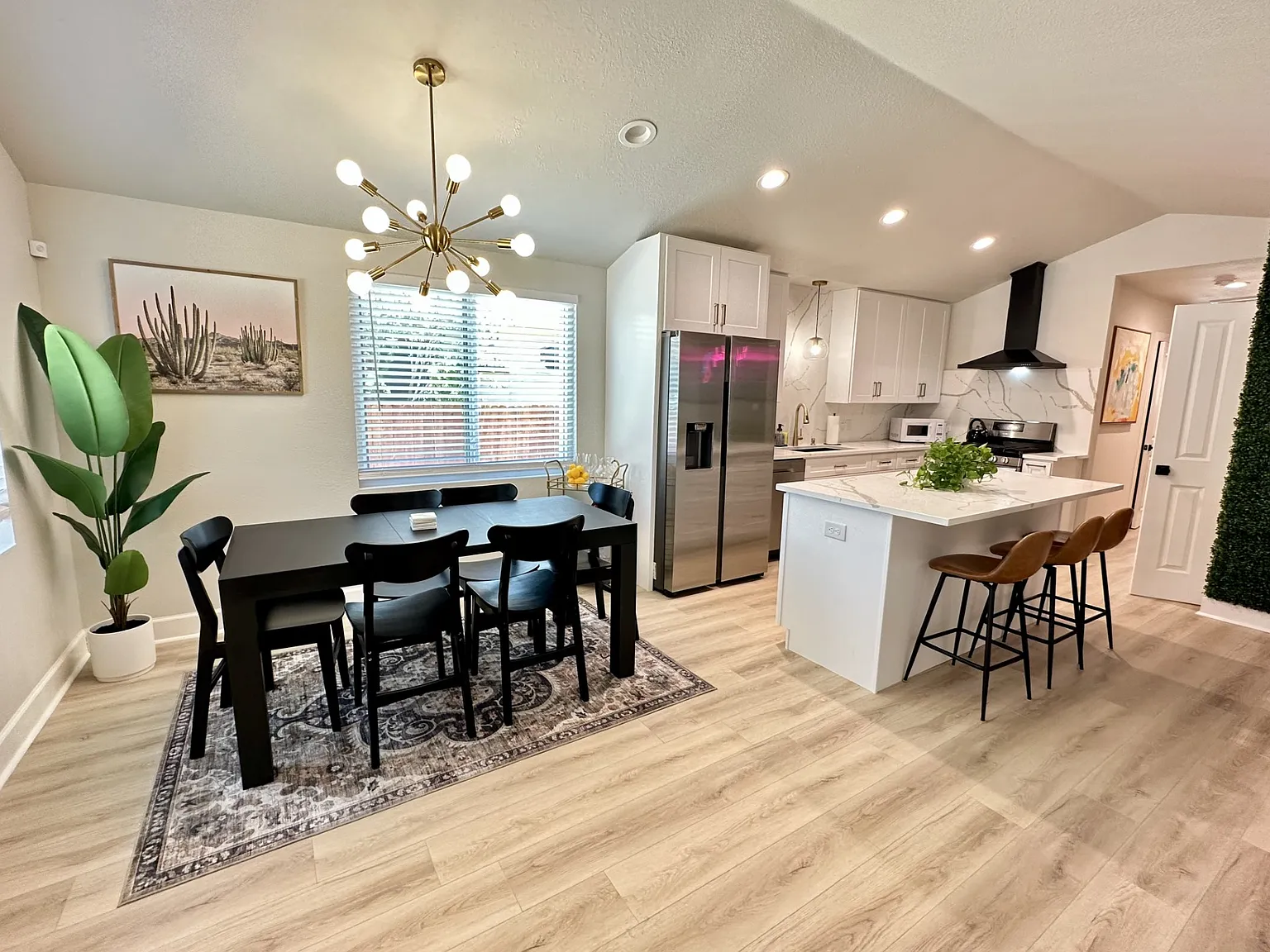 3 bed, 1204 sqft, $2,699 — Photo 4