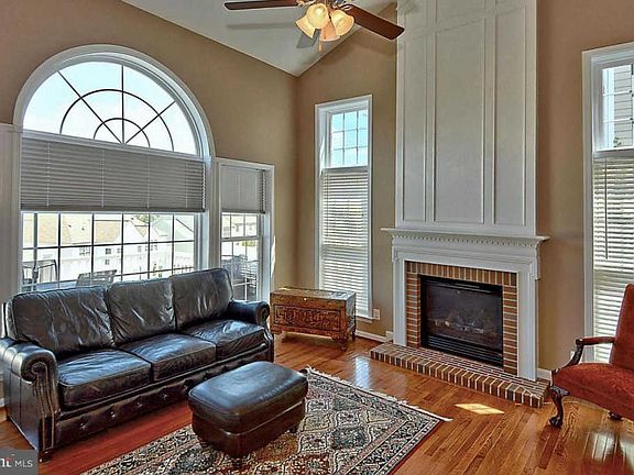 5th image of 8168 Douglas Fir Dr