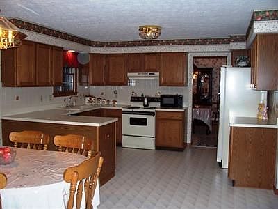 4th image of 4745 Heather Ln