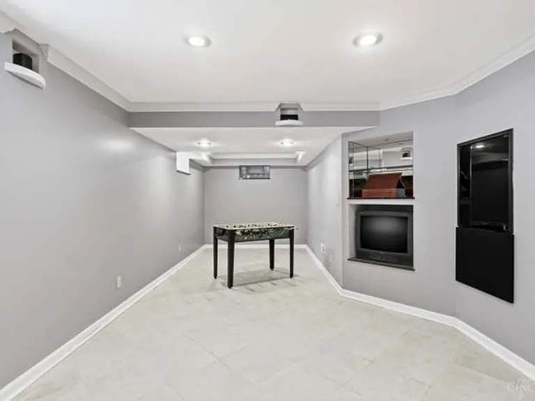 3291 Shadylake Dr — Photo 34