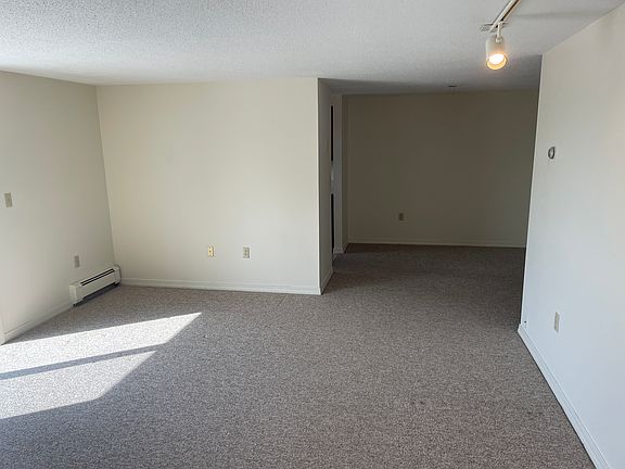 3rd image of 824 State St #6