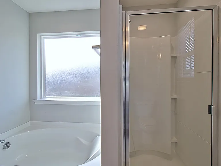 554 Fairview Cir — Photo 22