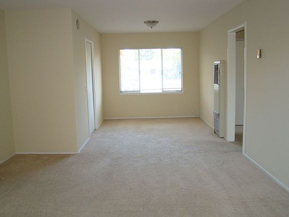 2nd image of 15 Kent Pl APT 4