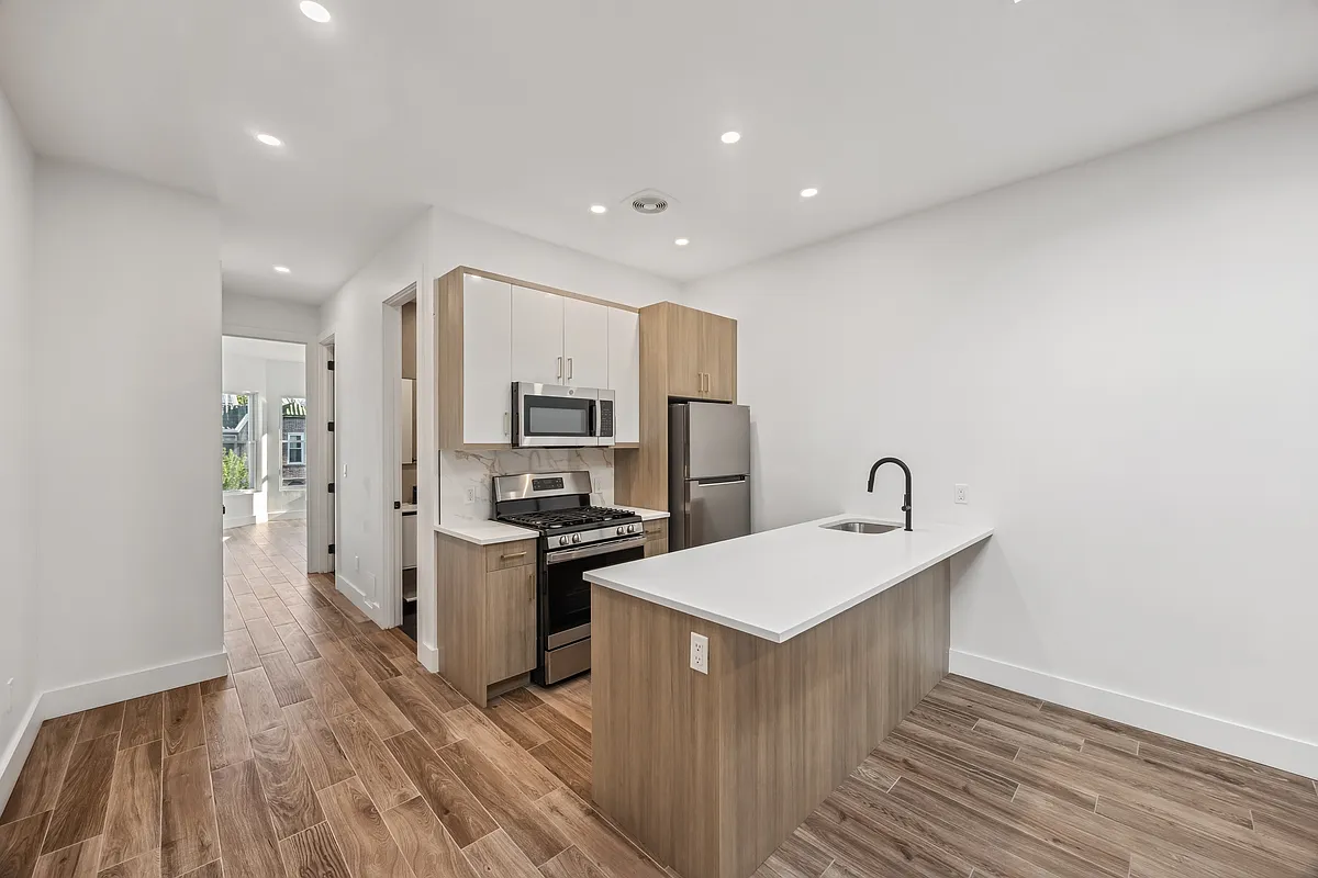Building Photo - 377 Rutland Rd #1L