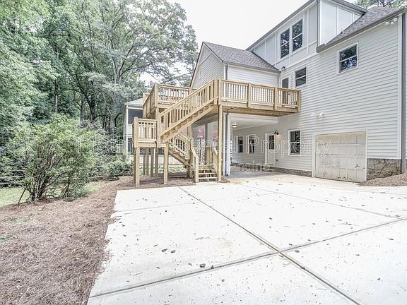 2nd image of 1104 Rosedale Rd NE
