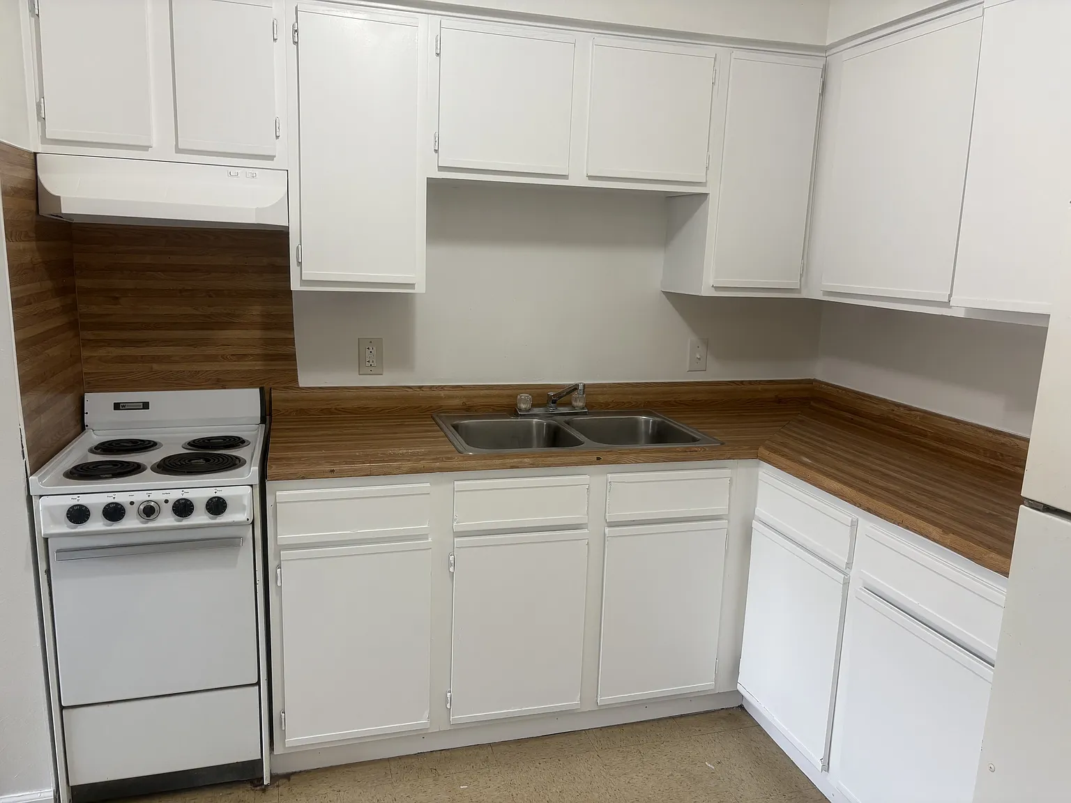 Redbud Apartments - A4 — Photo 4