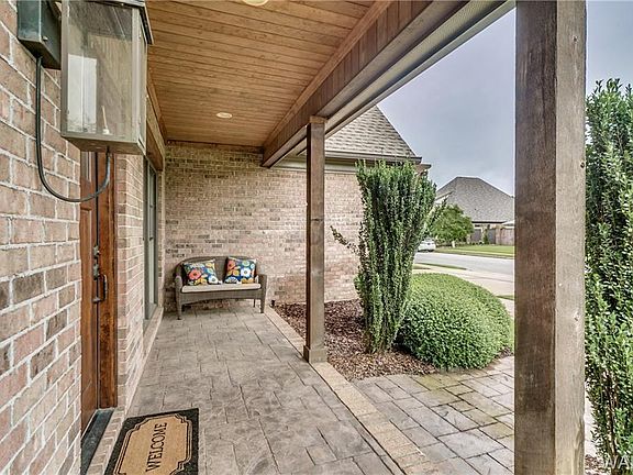 4th image of 700 Cambridge Ln