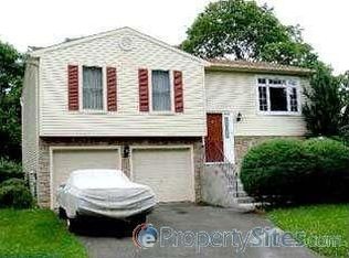 115 High St, Newtown, PA 18940