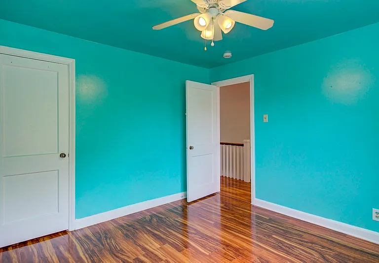730 E Madison St — Photo 14
