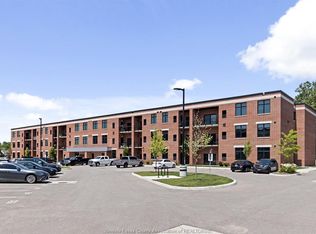 3180 Meadowbrook Ln #102, Windsor, ON N8T2Y1