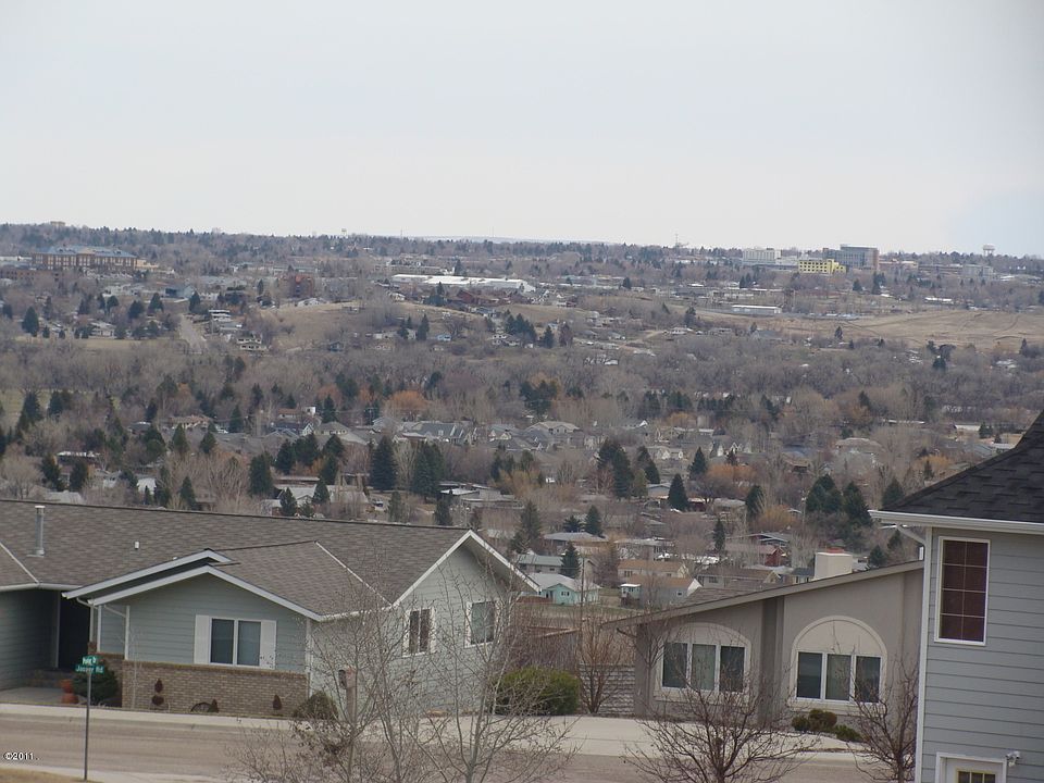 2nd image of 2104 Poplar Dr
