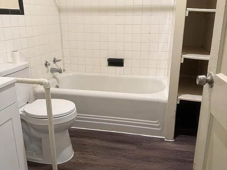 244 S Fairview Ave — Photo 7