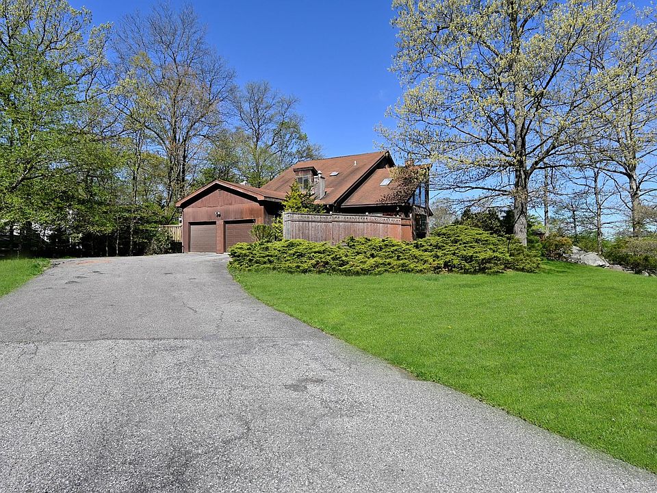 1st image of 14 Elena Dr