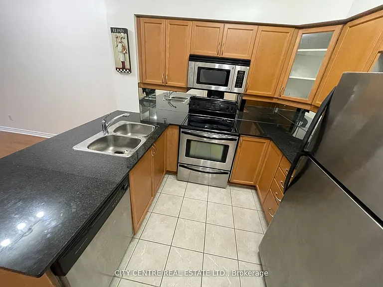 388 Prince Of Wales Dr #307 — Photo 5