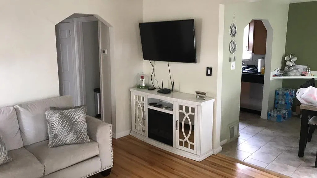 20634 Carlysle St — Photo 2