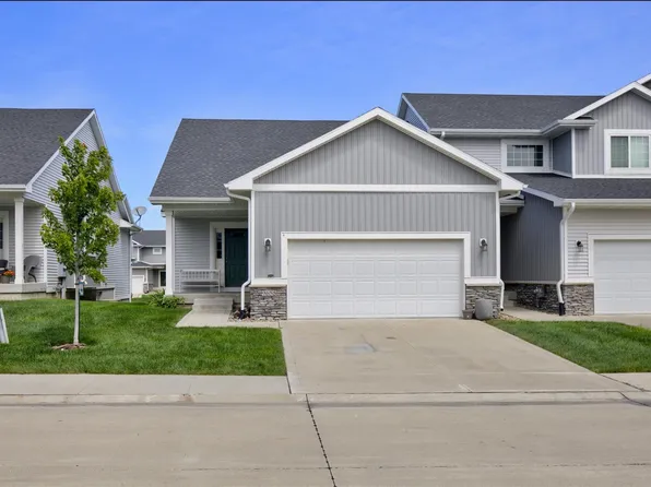 9655 Crowning Dr, West Des Moines, IA 50266