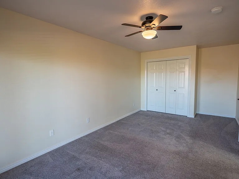 2541 W Spilsbury Ct — Photo 32