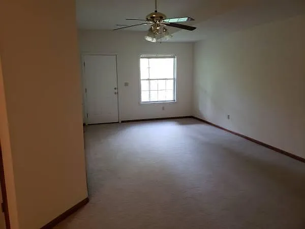 2817 Melody Ln — Photo 9