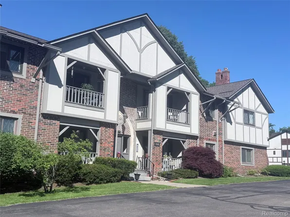 42160 Woodward Ave Unit 7, Bloomfield Hills, MI 48304
