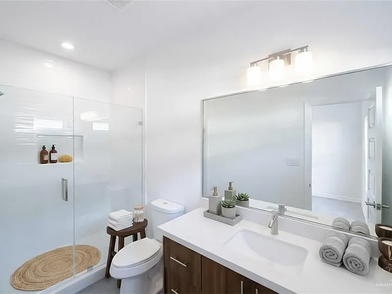604 N Onyx Ave #4 — Photo 14
