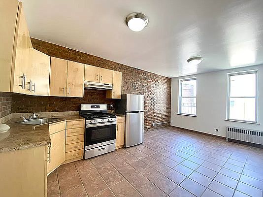 1st image of 297 Pleasant Ave #5A2