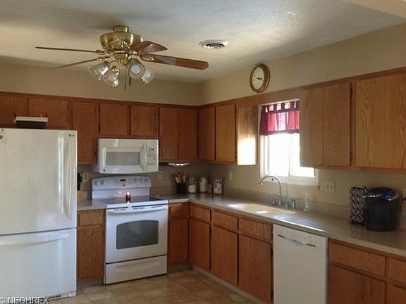 2nd image of 705 Pepperwood Dr