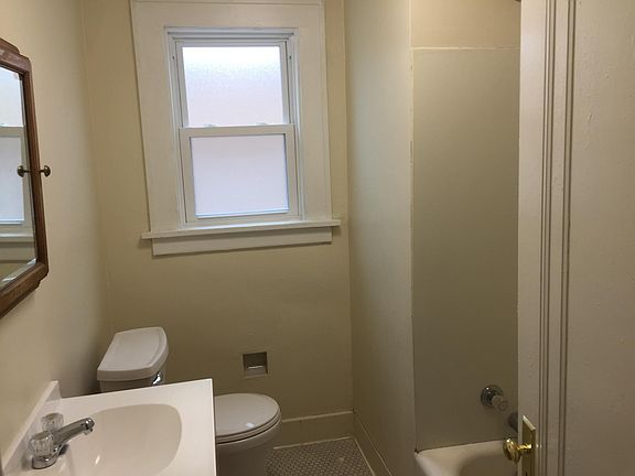 5th image of 717 Cedar St Floor 1