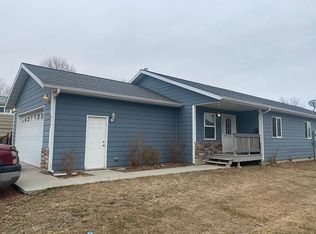 820 W 4th St #B, Laurel, MT 59044