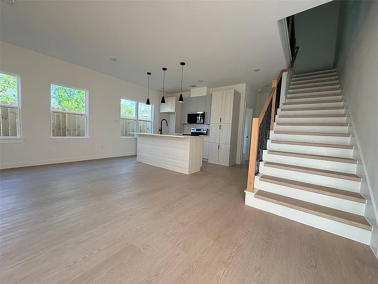1031 N Lane Cir #B — Photo 11
