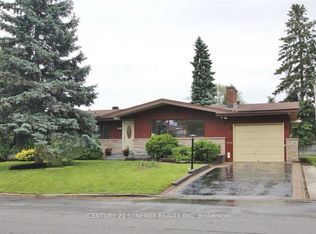 34 Majestic Dr #B, Ottawa, ON K2G 1C7