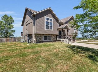 528 Buffalo Dr, Raymore, MO 64083