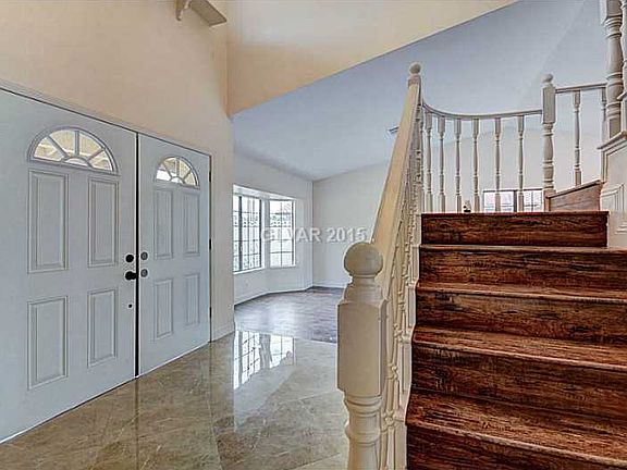 5th image of 4424 Lindenhurst Ln
